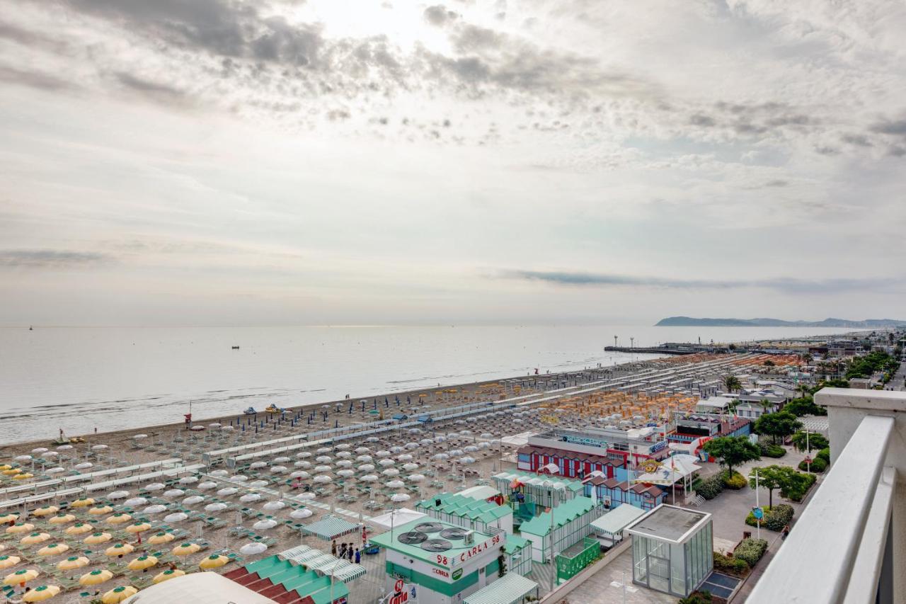 Hotel Margareth Riccione Buitenkant foto