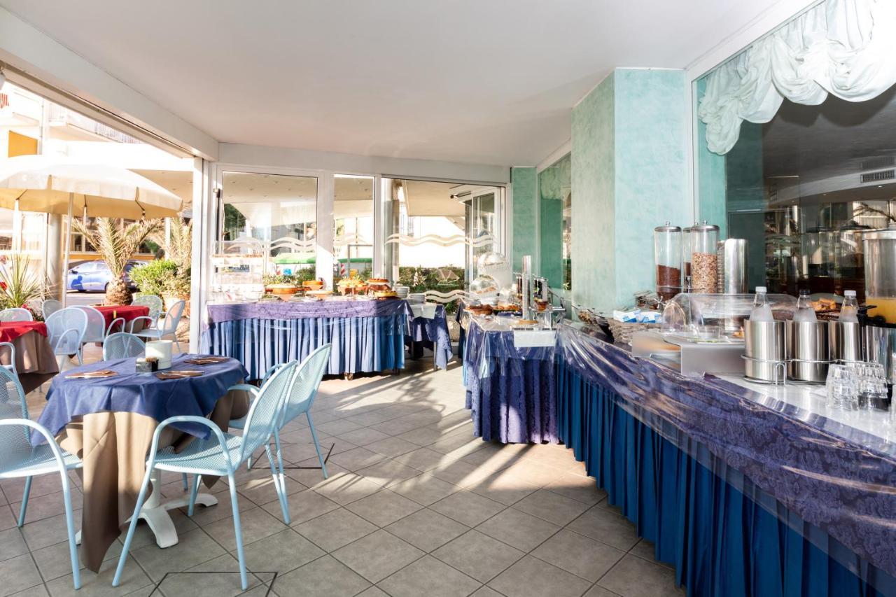 Hotel Margareth Riccione Buitenkant foto