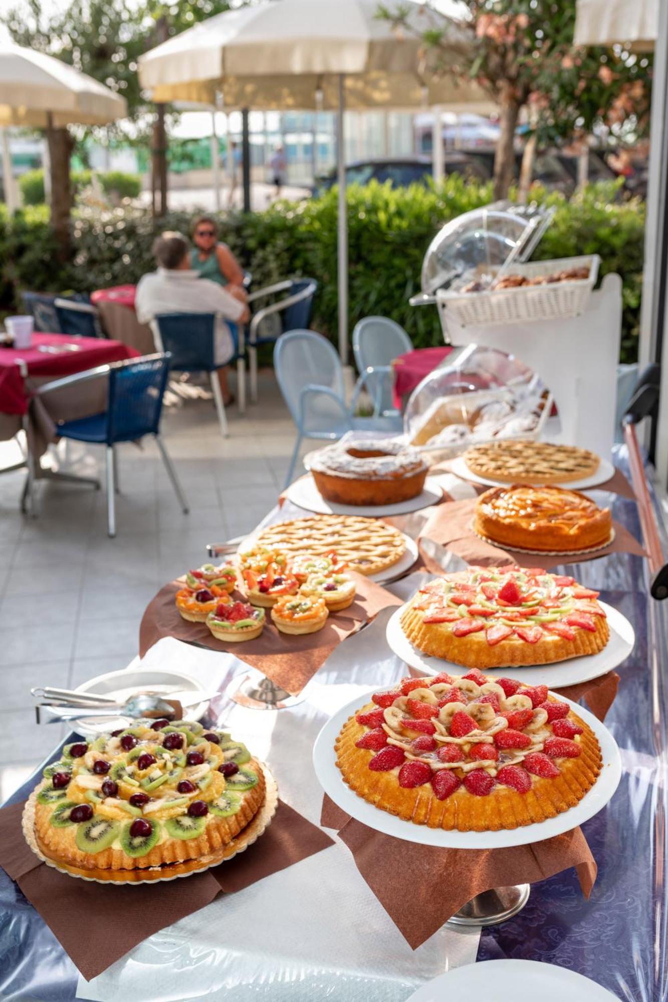 Hotel Margareth Riccione Buitenkant foto
