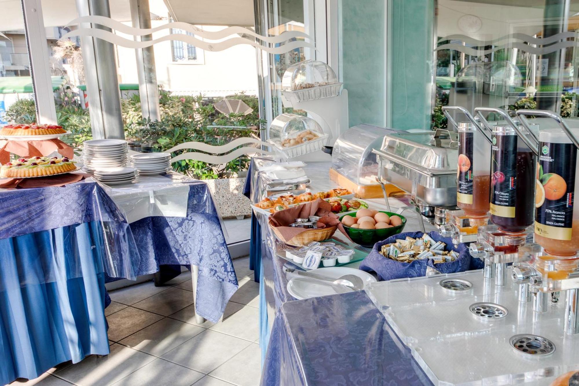 Hotel Margareth Riccione Buitenkant foto