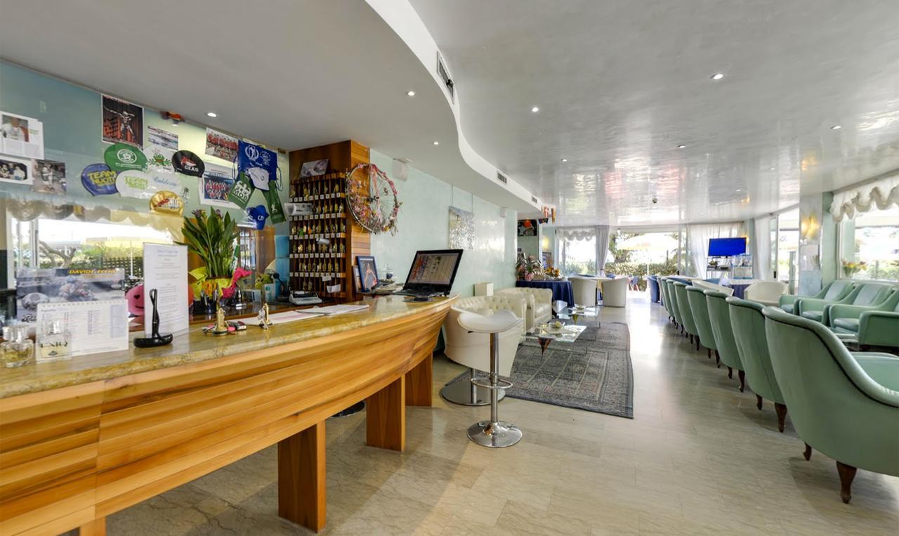 Hotel Margareth Riccione Buitenkant foto