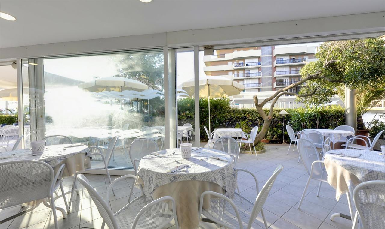 Hotel Margareth Riccione Buitenkant foto