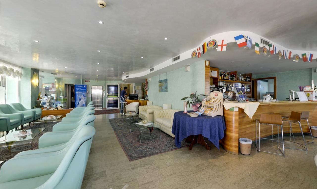 Hotel Margareth Riccione Buitenkant foto