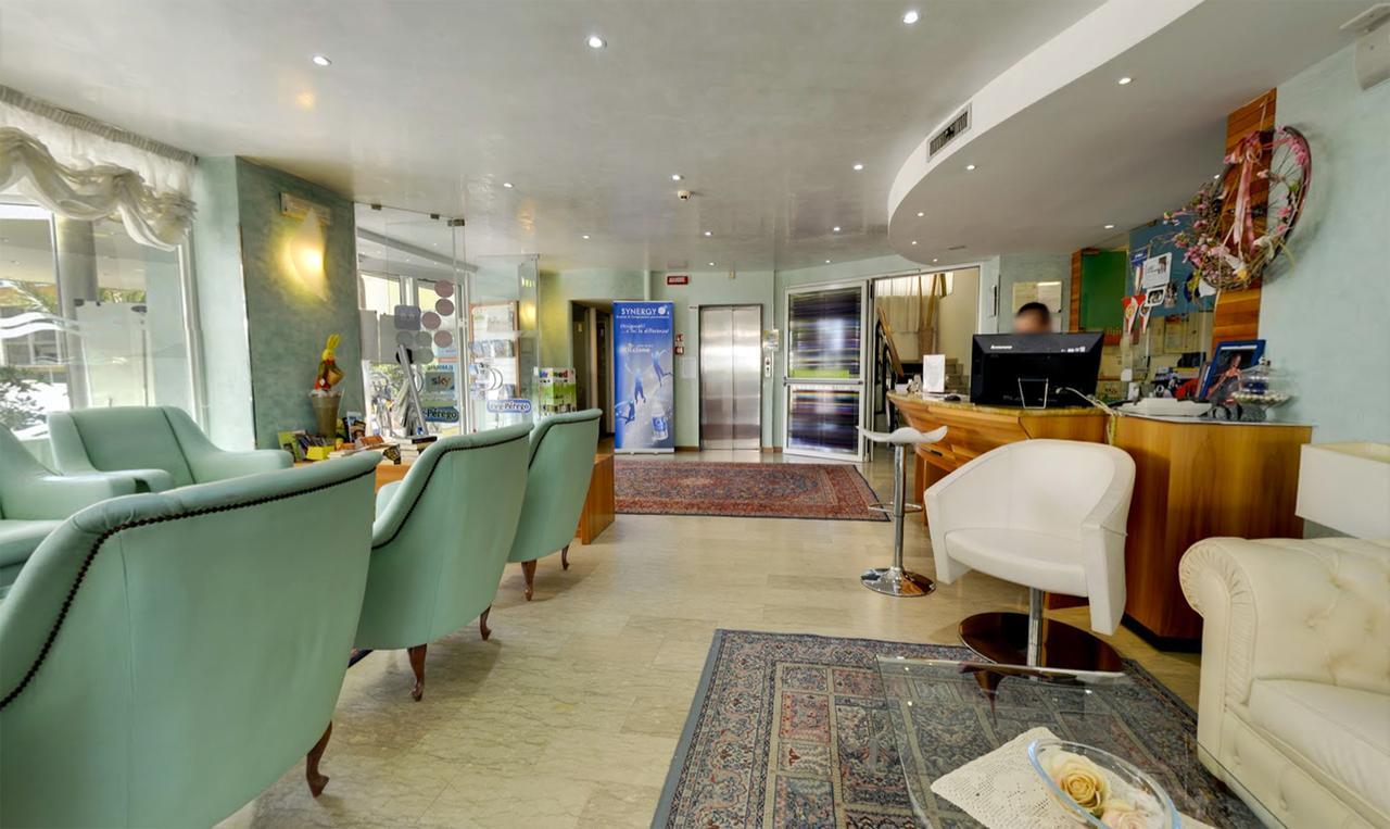 Hotel Margareth Riccione Buitenkant foto