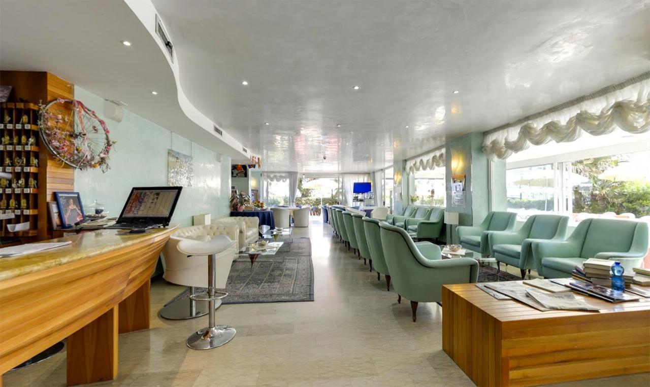 Hotel Margareth Riccione Buitenkant foto